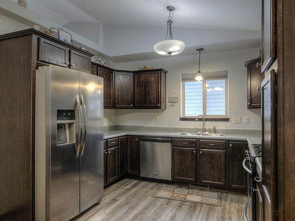 4th image of 1237 Fairbanks Dr