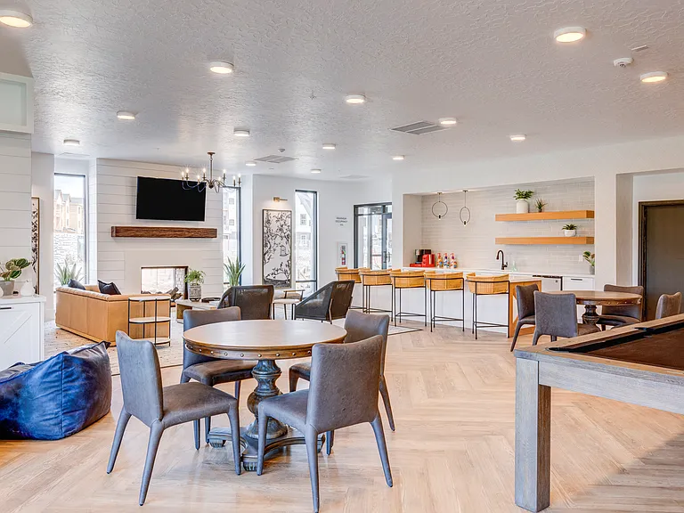 Aria Townhomes and Apartments — Photo 10