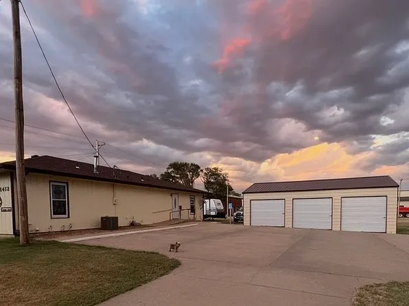 1413 N Grand Ave, Ellsworth, KS 67439