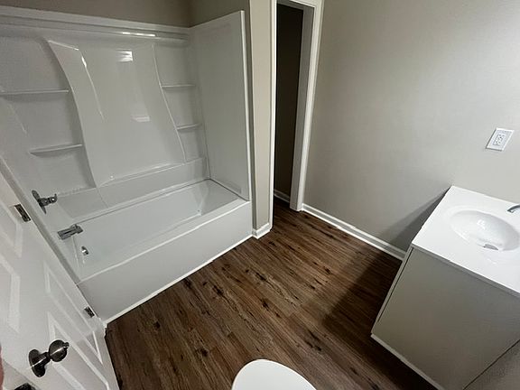 5th image of 1624 College St SE APT 3
