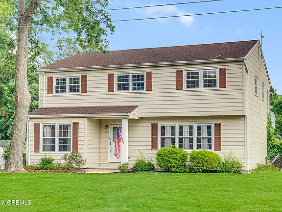 3rd image of 1055 Bell Street