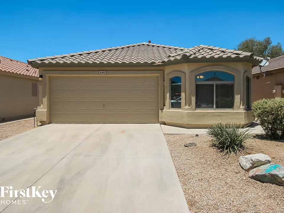 4186 E Aragonite Ln