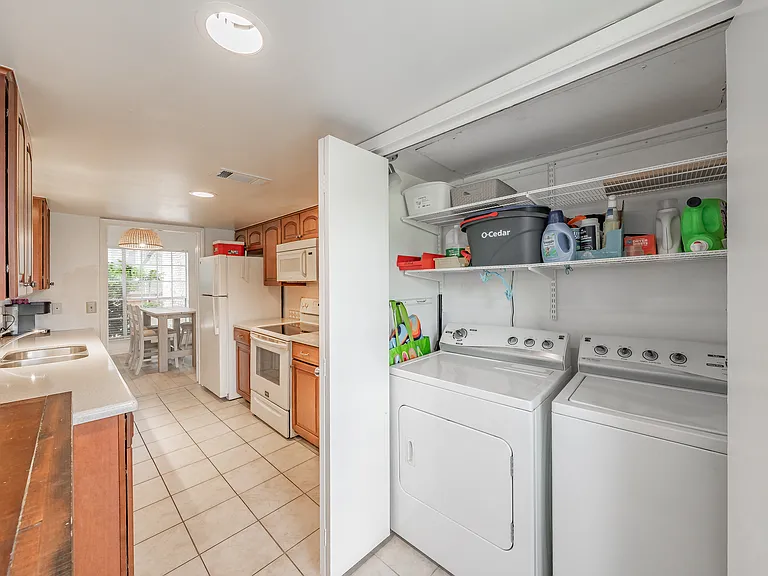 2402 Northlake Ct — Photo 9