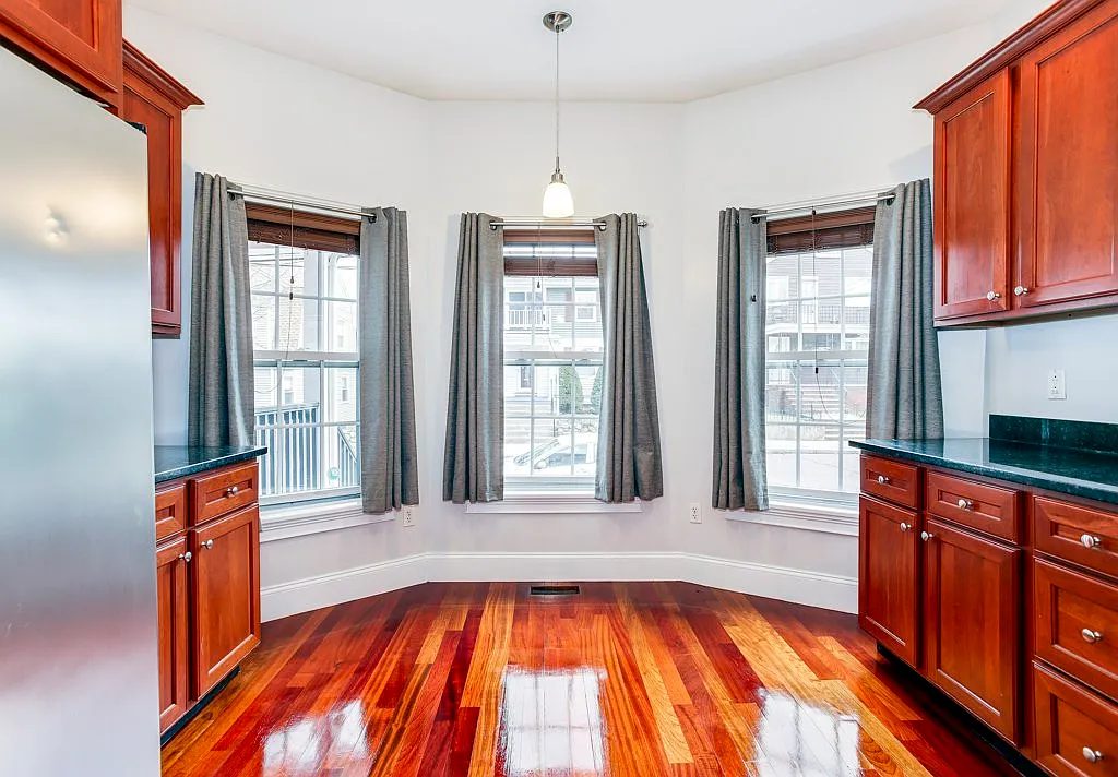 2 bed, 1288 sqft, $3,300 — Photo 2