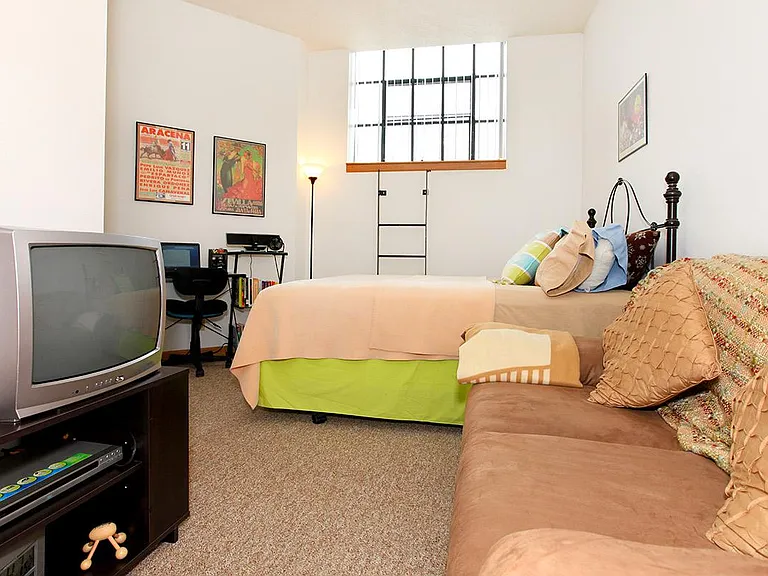 Armory Loft — Photo 17