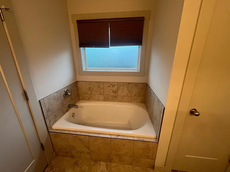5371 Basswood Ct — Photo 11