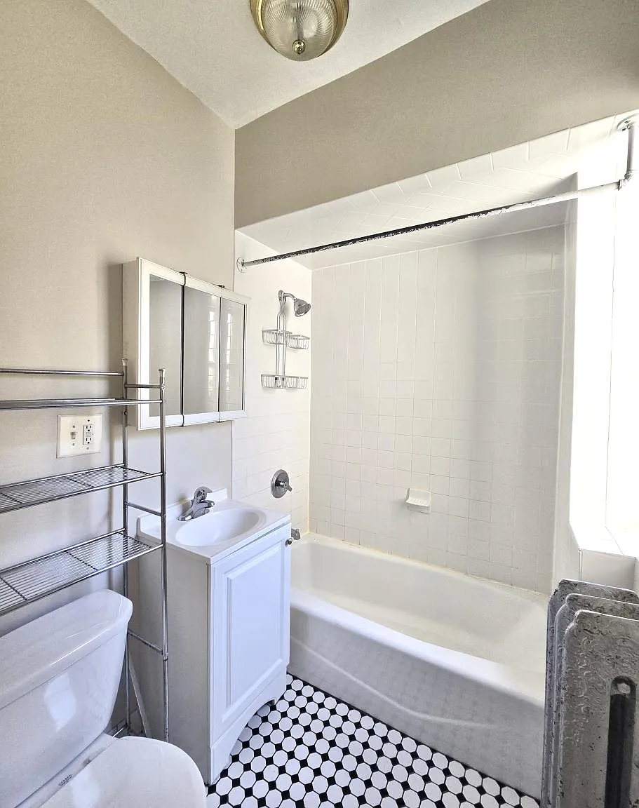552 Elmwood Avenue #3 — Photo 4