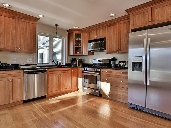 5th image of 80 Water St #2