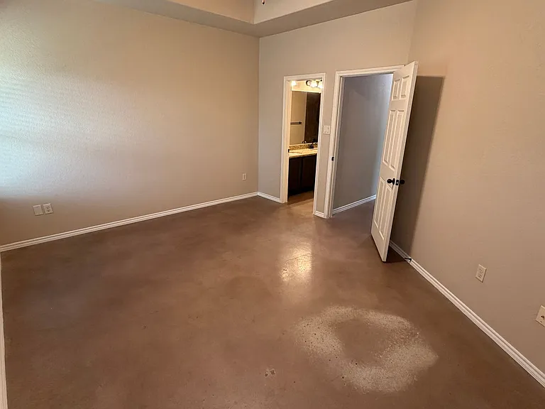 708 Saengerhalle Rd — Photo 15
