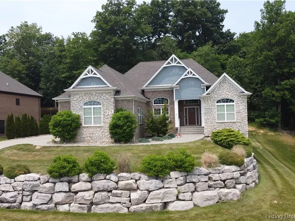 3606 Lafayette Parkway, Floyds Knobs, IN 47119