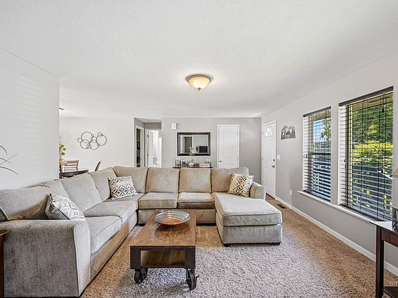 4th image of 3715 18th St