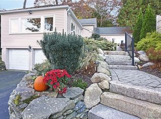 33 Chace St, Warwick, RI 02818