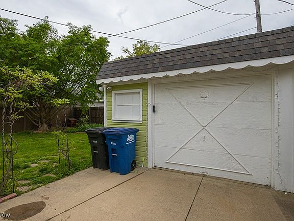 3rd image of 2101 Reveley Ave