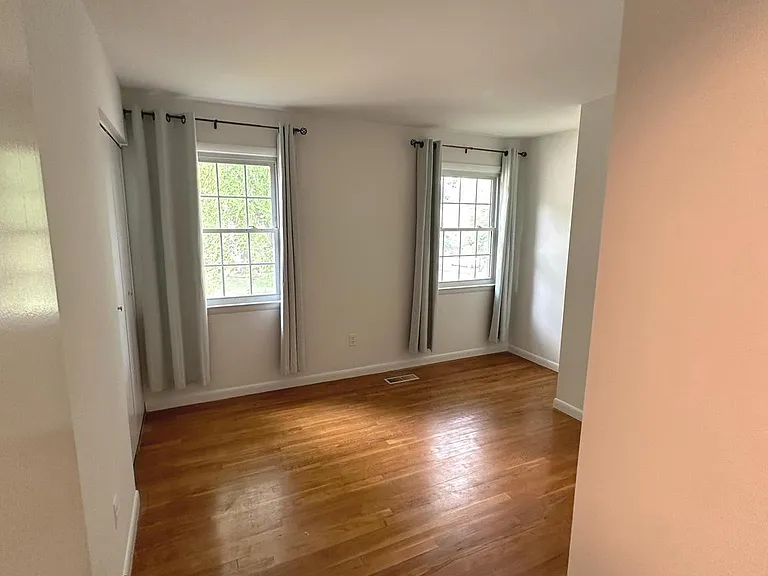 13524 Ellendale Dr — Photo 9