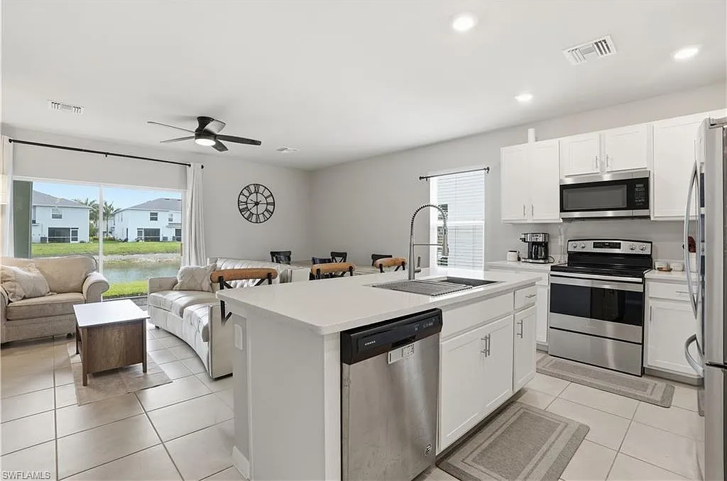 3 bed, 2.5 bath, 1680 sqft, $2,650 — Photo 2