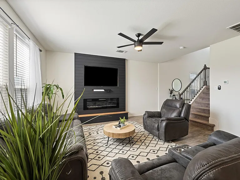 328 Thornless Cir — Photo 10