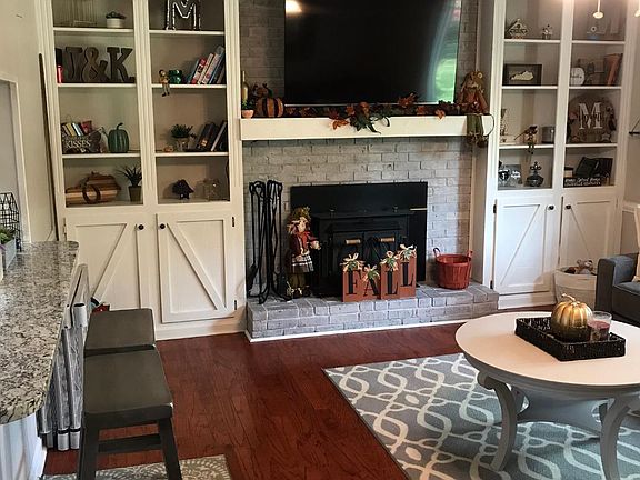 3rd image of 2606 Windsor Forest Dr