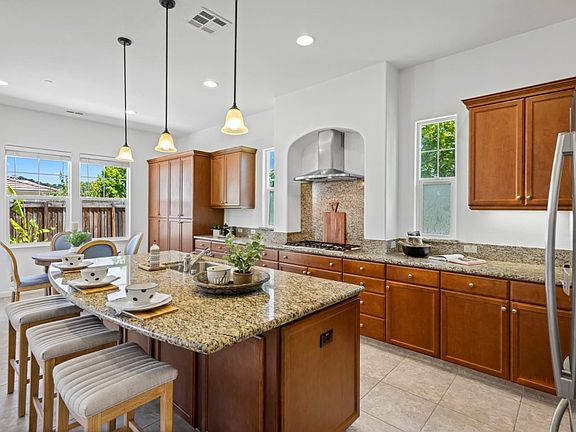 3rd image of 2815 Taymouth Way