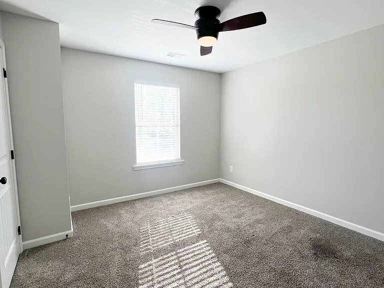 106 Smithson Ct — Photo 29