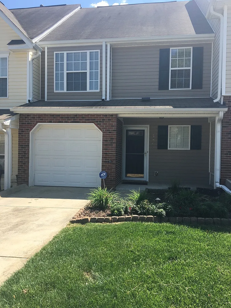 2 Bedroom Townhome in McAlister's Place! — Photo 1