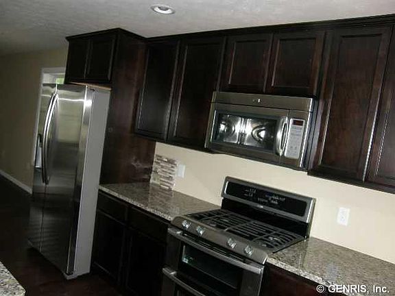 3rd image of 4545 Mayflower Dr