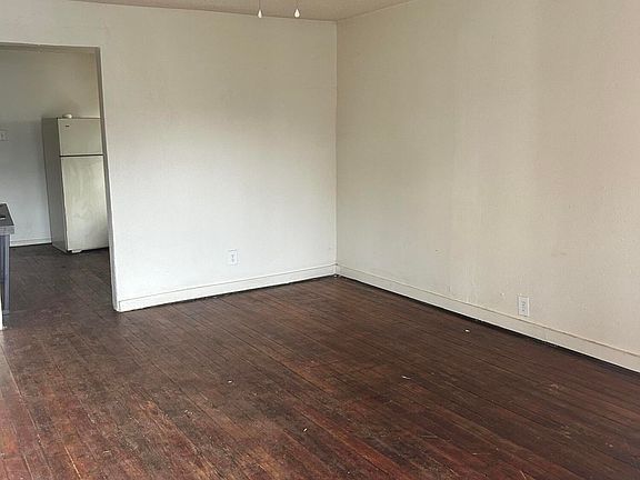 2nd image of 207 W 25th St