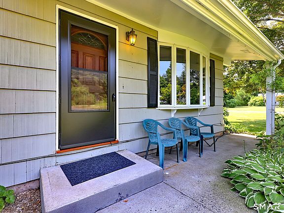 4th image of 21 McDermott Circle
