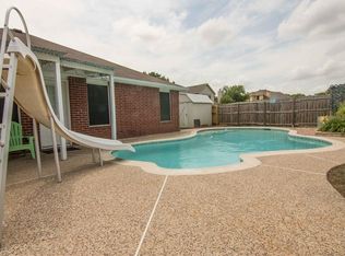 1304 Valley Dr, Justin, TX 76247