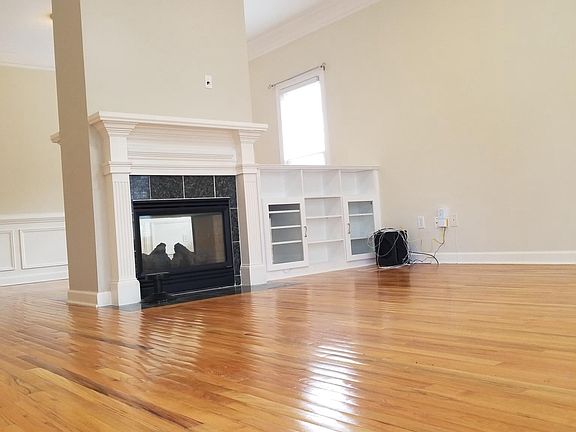 5th image of 540 Martin St SE
