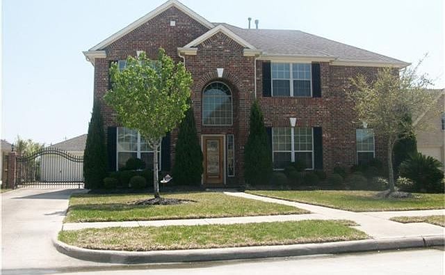 1st image of 2425 Piney Point Dr