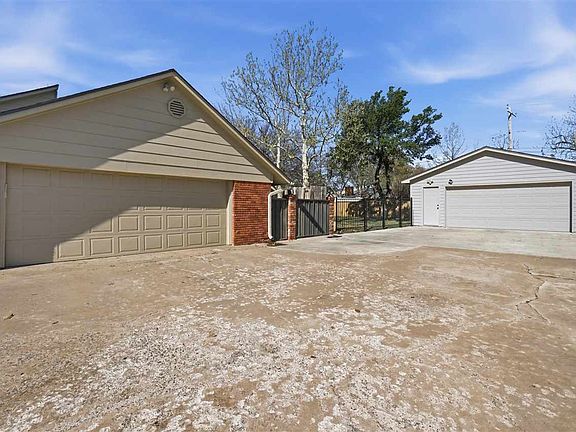 4th image of 316 NW Ridgeview Way