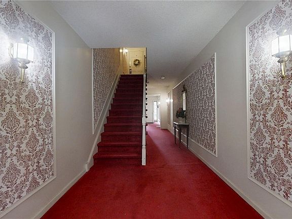 3rd image of 105 Homer Ln APT G