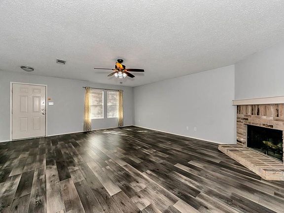 2nd image of 5213 Emmeryville Ln