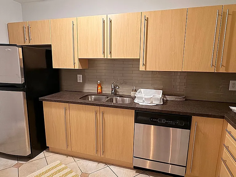 400 Walmer Rd #2524A — Photo 5