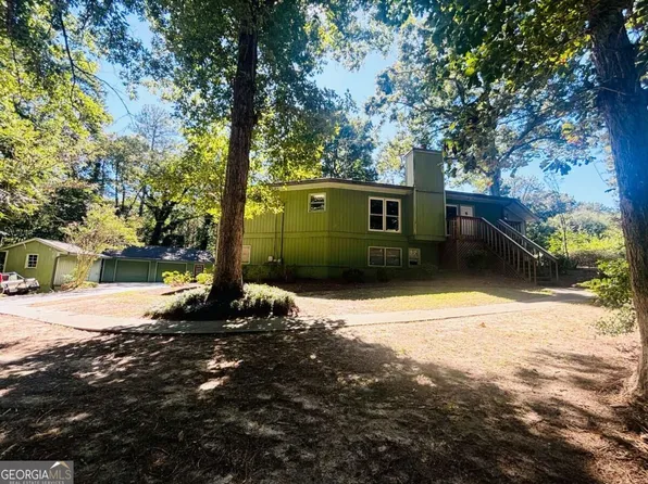 4715 Barnes Ct, Loganville, GA 30052