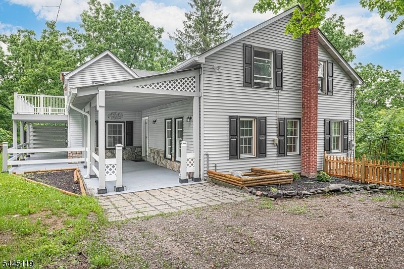 1st image of 68 Libertyville Rd