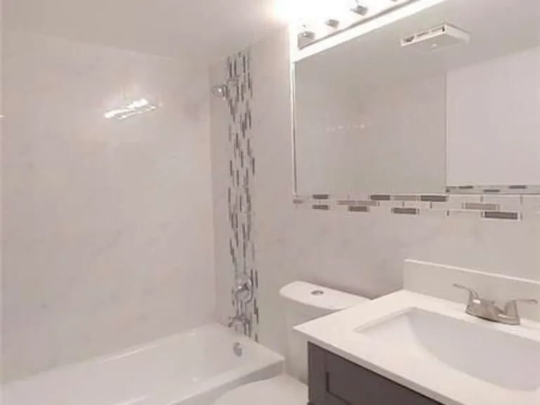 9903 Three Lakes Cir — Photo 8