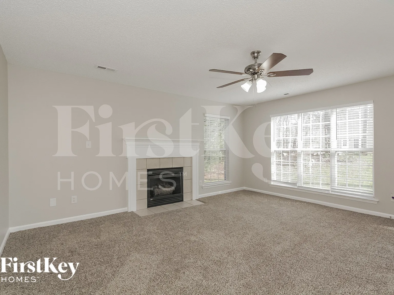 4 bed, 2.5 bath, 2321 sqft, $2,590 — Photo 4
