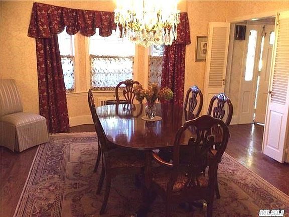 5th image of 10 Dogwood Ln