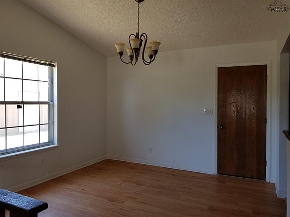 4th image of 2826 Center Dr