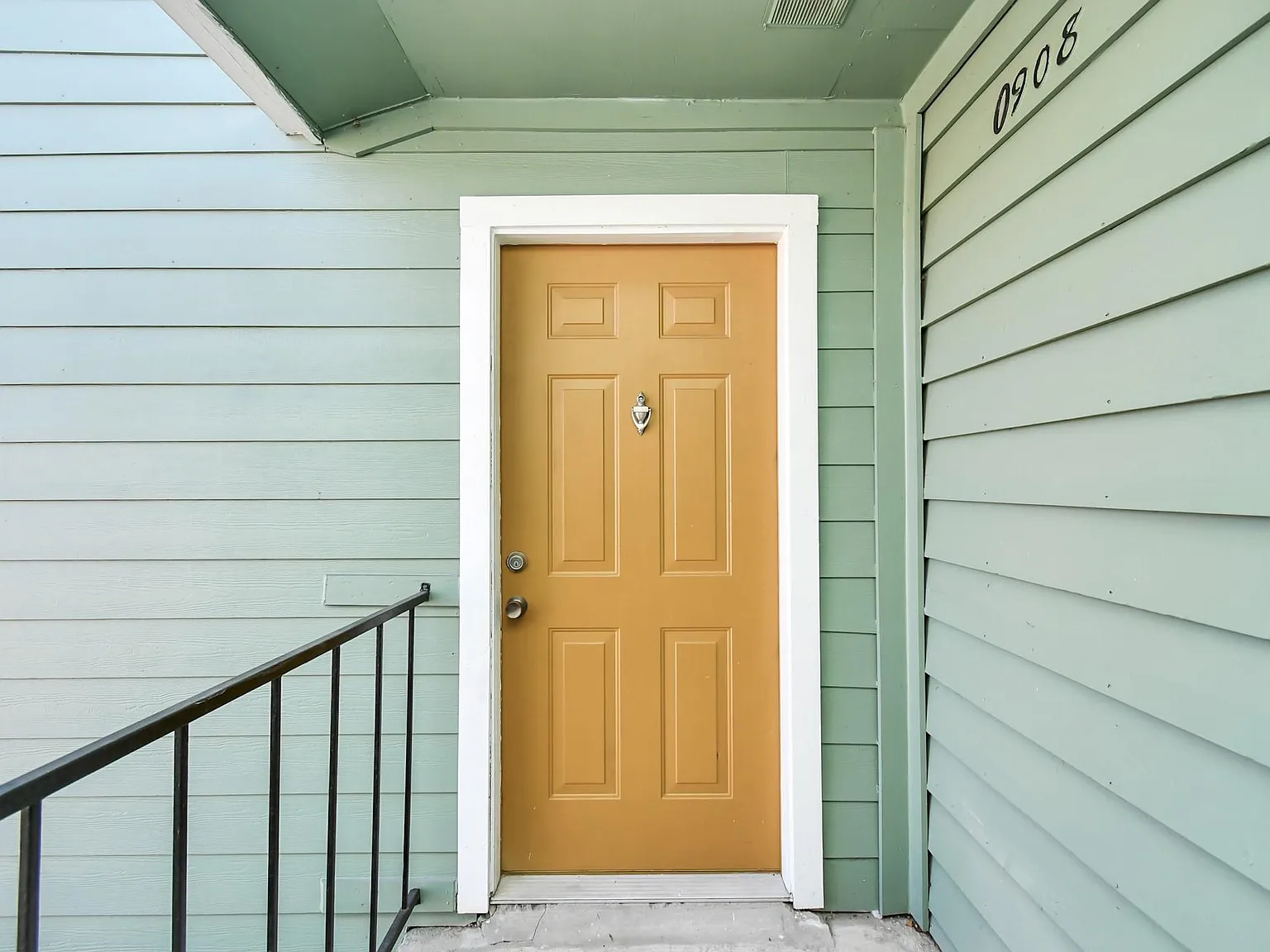 1 bed, 1.0 bath, 575 sqft, $715 — Photo 3