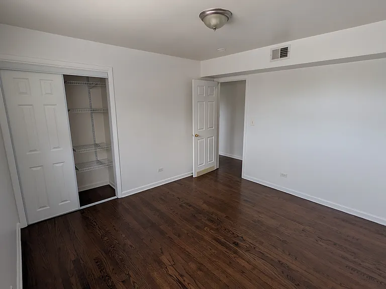 2654 W Rascher Ave #303 — Photo 23