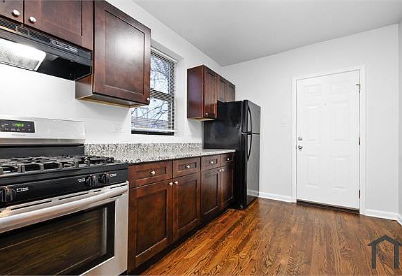 3rd image of 7529 S Kingston Ave #1E
