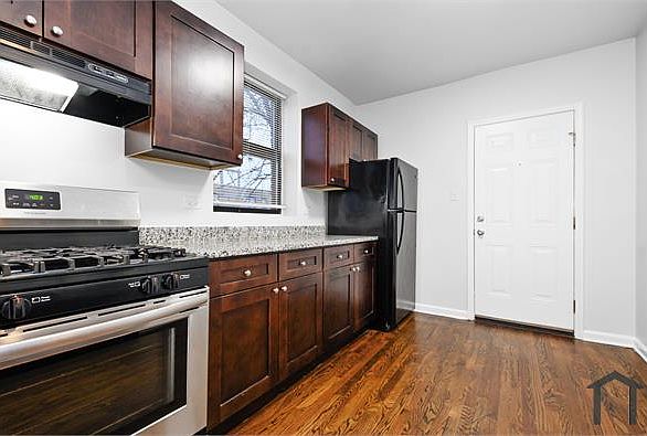 1st image of 7525 S Kingston Ave #1W