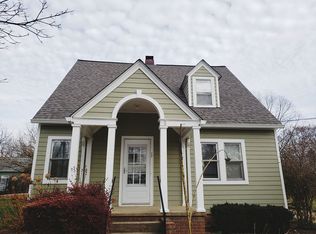 17 N Locust St, Round Hill, VA