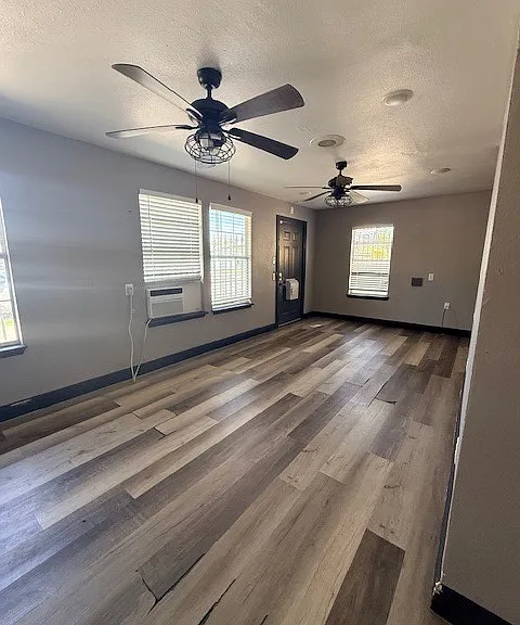 7004 Capitol St — Photo 20