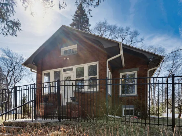 230 S Willard St, New Buffalo, MI 49117