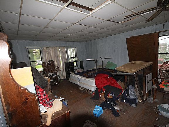 3rd image of 18 Cherry St