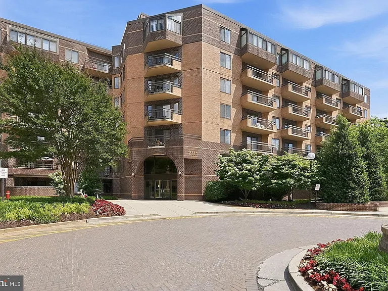 2111 Wisconsin Ave NW #108 — Photo 3