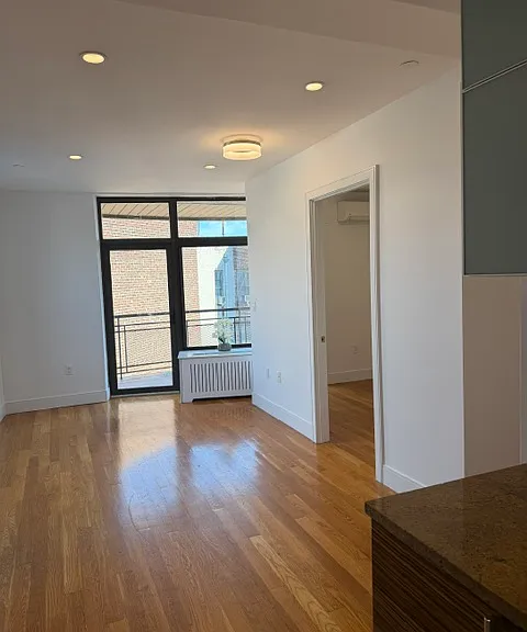 29-11 12th St #4Z — Photo 9